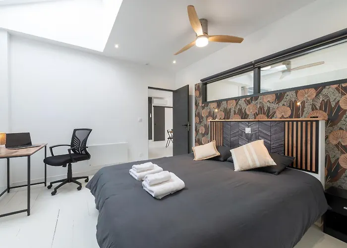 La Terrasse - Wifi - Parking - Gare Laval (Mayenne)