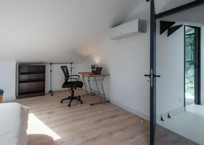 Vakantiehuis La Terrasse - Wifi - Parking - Gare Laval (Mayenne)